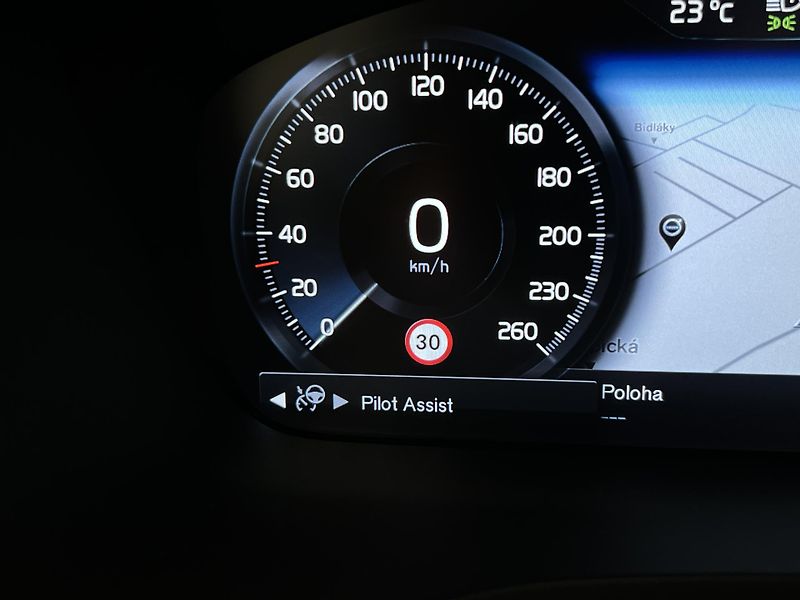 Volvo V60 D3 MOMENTUM MAN - fotka 26 z 41