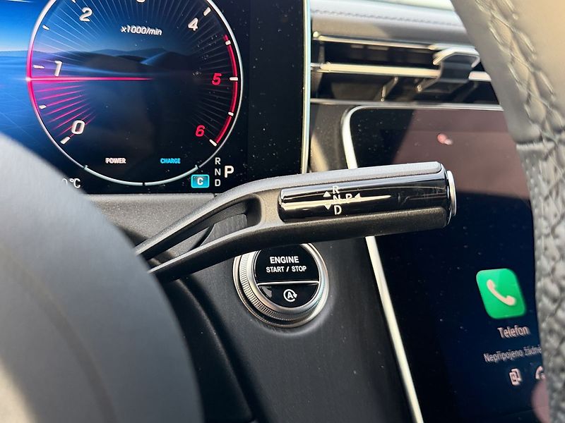 Mercedes-Benz Třídy E E 220 d 4MATIC - fotka 20 z 35