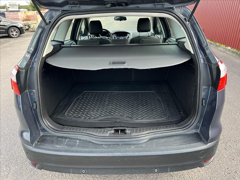 Ford Focus 1,6 TDCi KLIMA ROZVODY SERVIS - fotka 31 z 38
