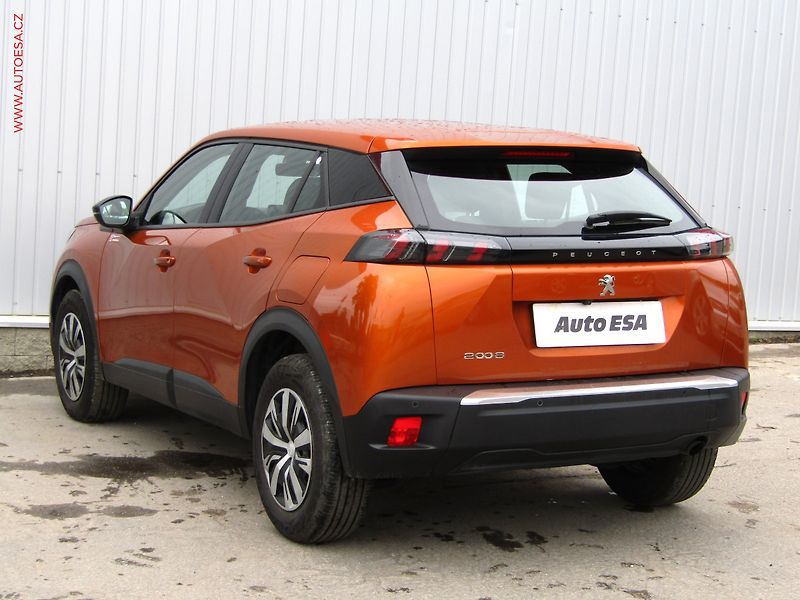 Peugeot 2008 (2023) 1.2 PT, ČR, Active - fotka 6 z 19