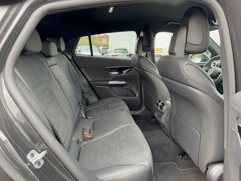 Mercedes-Benz GLC 220 d 4MATIC kupé - fotka 11 z 34