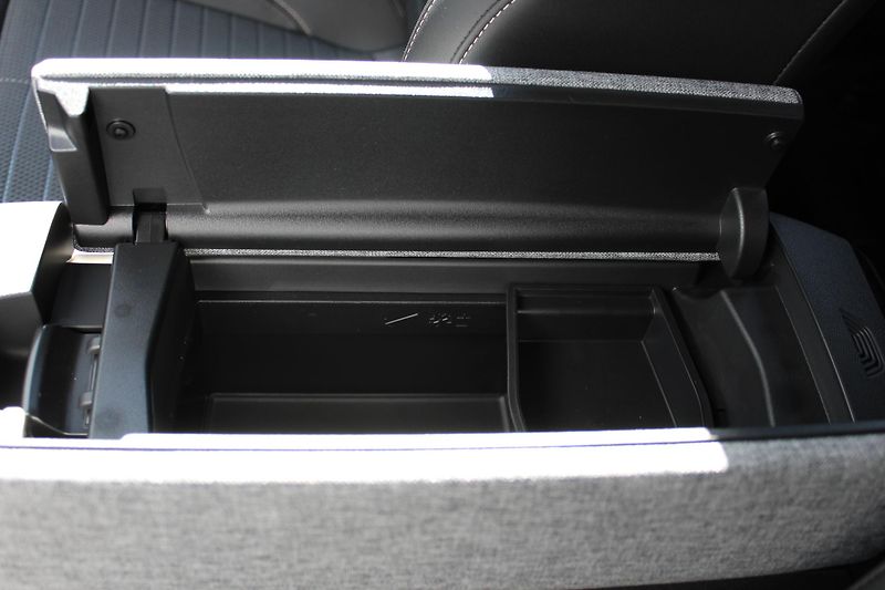 Peugeot 5008 (2026) ALLURE Hybrid 145 e-DCS6 - fotka 30 z 33