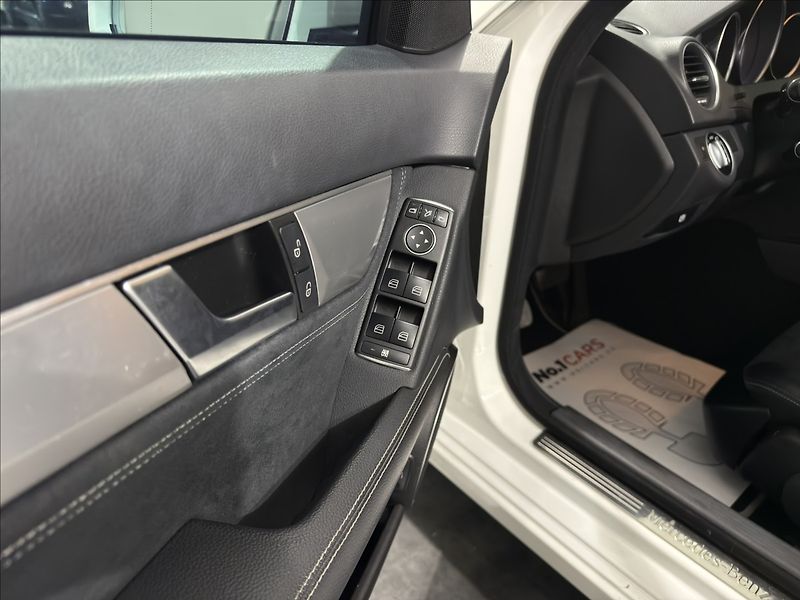 Mercedes-Benz Třídy C 2,2   250CDI 4MATIC AVANTGARDE - fotka 8 z 28