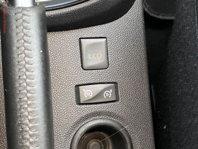 Renault Captur (2019) 1.3TCe, Intense - fotka 13 z 18