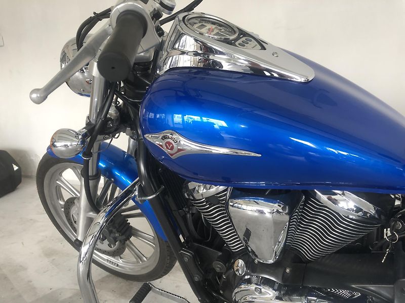 Kawasaki VN 900 Custom - fotka 8 z 19
