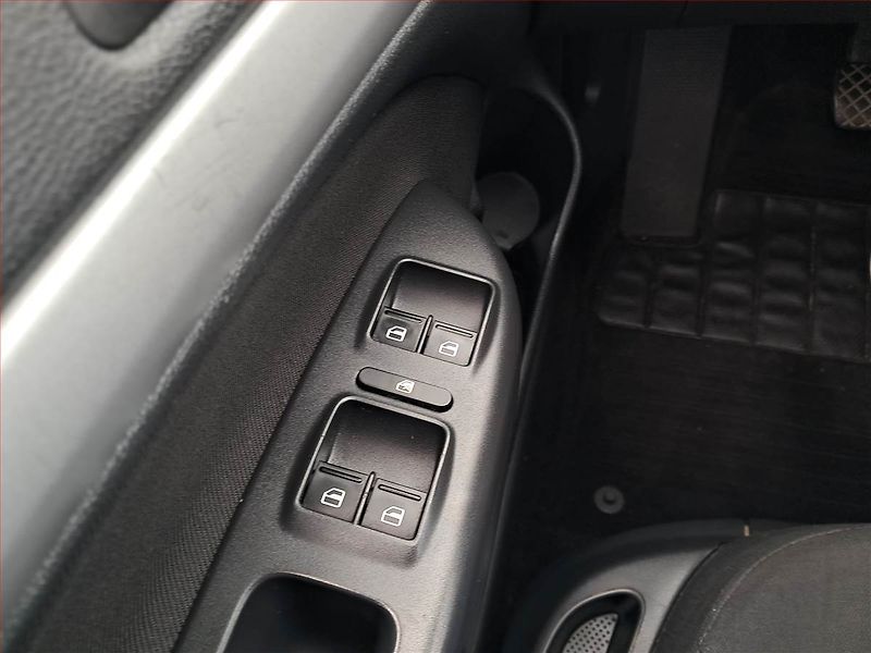 Škoda Octavia (2012) 1.4 TSI, Tempomat - fotka 17 z 17