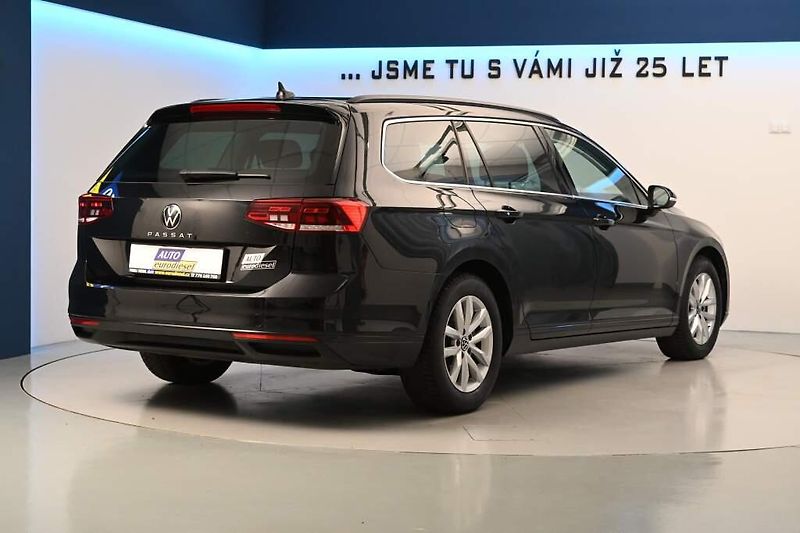 Volkswagen Passat (2023) 2.0 LED DSG ACC VIRTUAL Kamera - fotka 5 z 31
