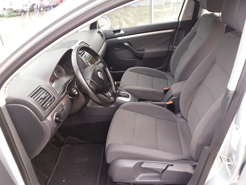 Volkswagen Golf 1.4TSi,103kW,DSG,DIG.KLIMA! - fotka 13 z 21