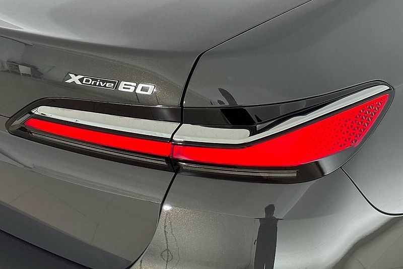 BMW i7 xDrive60 - fotka 5 z 28
