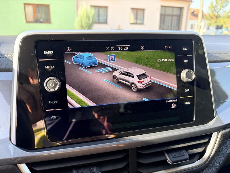 Volkswagen T-Roc 1.0TSI SPORT IQ LIGHT - fotka 34 z 46