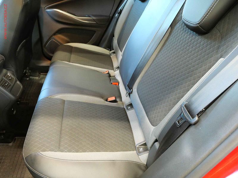 Opel Grandland X (2021) 1.2T, ČR, AC, tempo - fotka 10 z 21