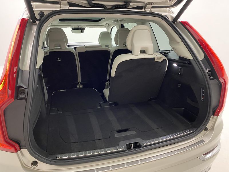Volvo XC90 D5 AWD INSCRIPTION REZERVACE - fotka 34 z 56