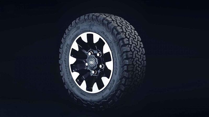 Land Rover Defender Classic Works