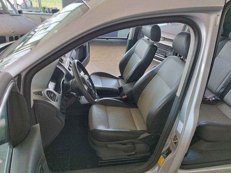 Volkswagen Caddy (2011) 2,0TDI,4X4,KLIMA,ALU,7MÍST - fotka 17 z 28