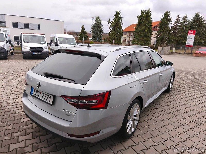 Škoda Superb (2016) - fotka 5 z 33