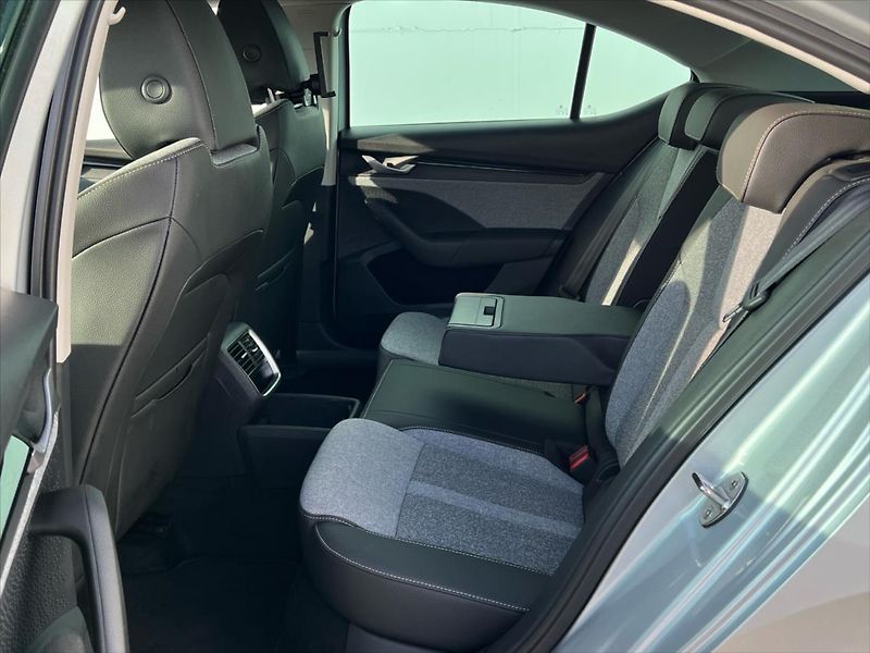 Škoda Octavia 2,0 TDi 85 kW TOP SELECTION  I - fotka 13 z 25