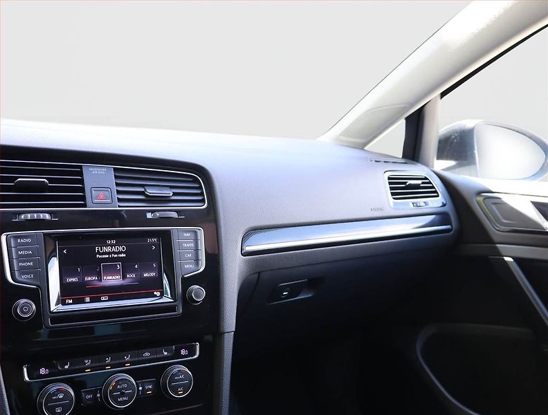 Volkswagen Golf (2014) Highline 2.0 TDI, 4X4, Navi - fotka 8 z 16