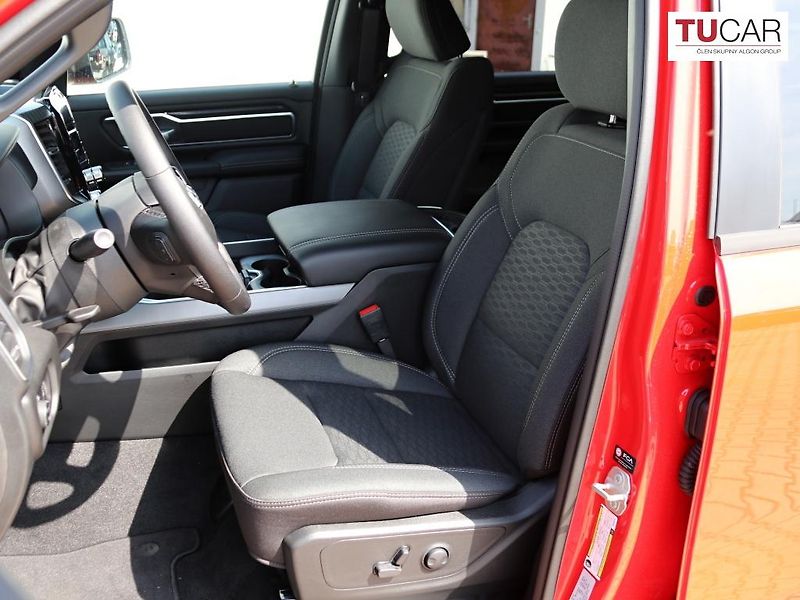 Dodge RAM (2025) 1500 BigHorn 3.0 TwinTurbo - fotka 13 z 41