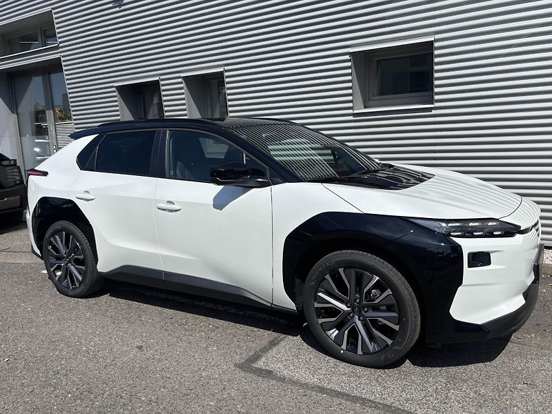 Subaru Solterra (2026) Touring 73 kWh AWD 252 kW - fotka 64 z 74