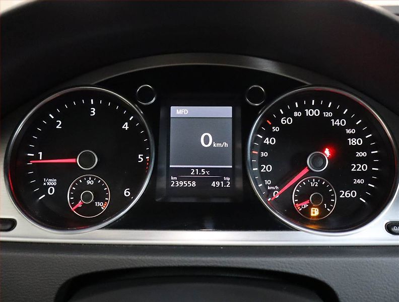 Volkswagen Passat (2012) 2.0 TDI, Serv.kniha, Xenony - fotka 11 z 20