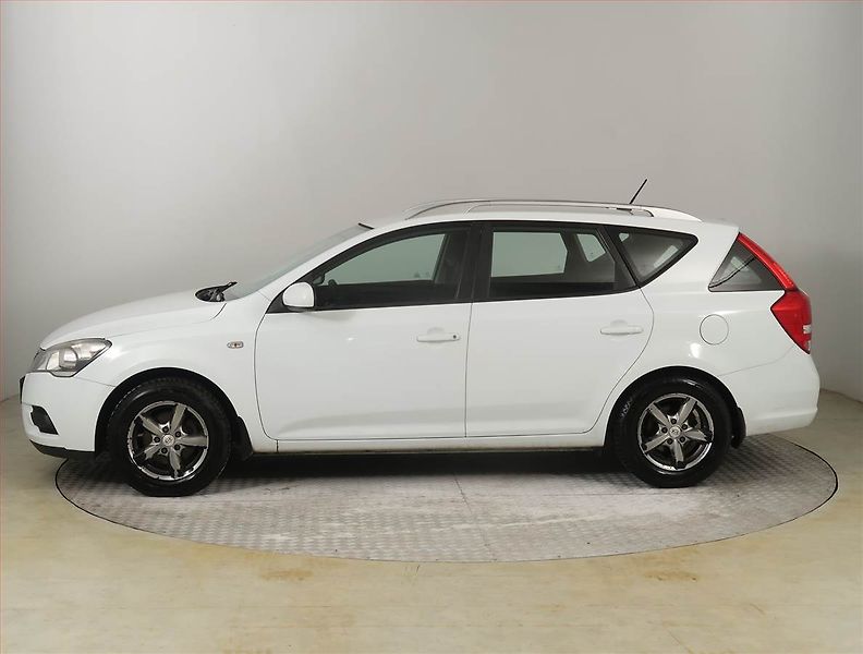 Kia Ceed (2010) 1.4 CVVT, nová STK - fotka 3 z 18