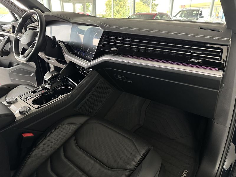Volkswagen Touareg 3,0TDI 210kW*Discover*Vzduch - fotka 13 z 46