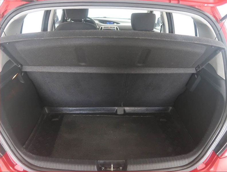 Hyundai i20 (2012) 1.2, Serv.kniha, jezdí výborně - fotka 13 z 14