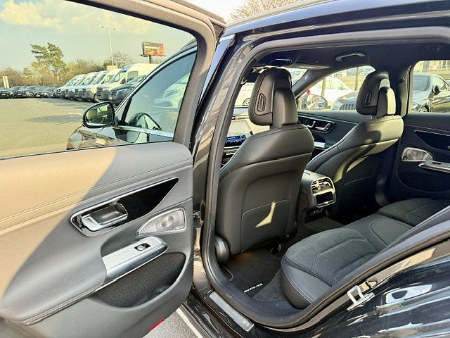 Mercedes-Benz Třídy E (2025) 300 de 4MATIC kombi s EQ - fotka 14 z 46