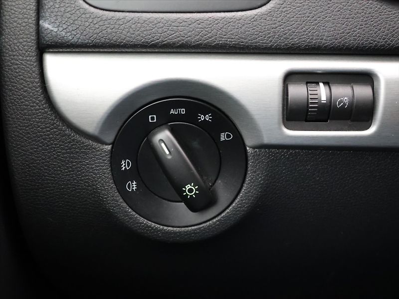 Škoda Yeti 2,0 TDI 103kW DSG 4x4 DPH - fotka 16 z 28