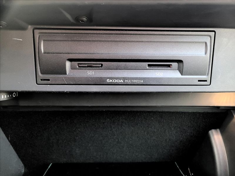 Škoda Superb 2,0 TDI,140kw,DSG,Panorama - fotka 35 z 50
