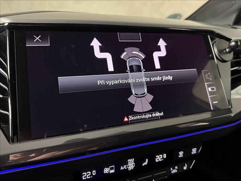 Audi Q4 e-tron 150kW S-Line LED Kamera - fotka 38 z 45
