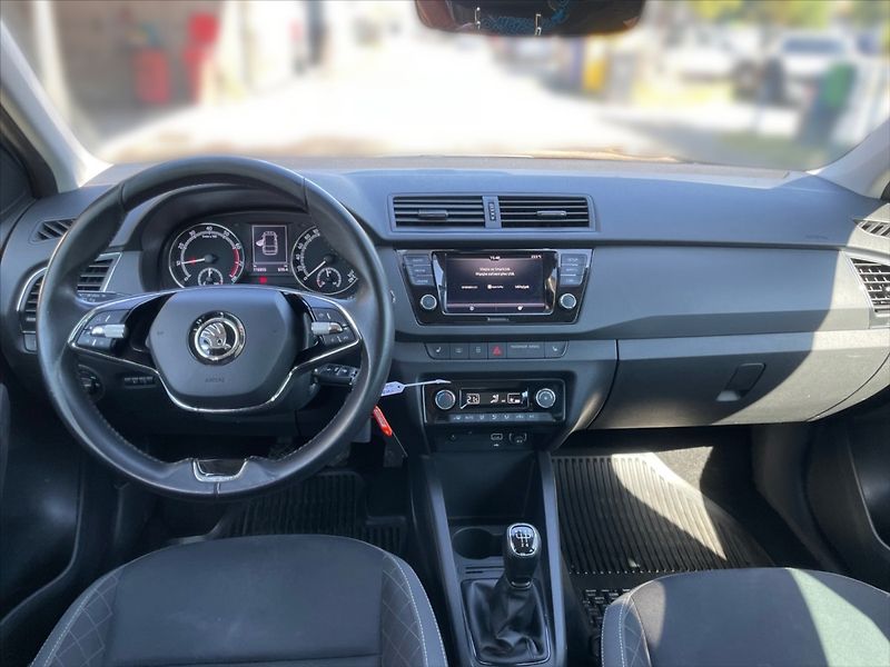 Škoda Fabia 1,0 TSI 70 Ambition - fotka 9 z 11
