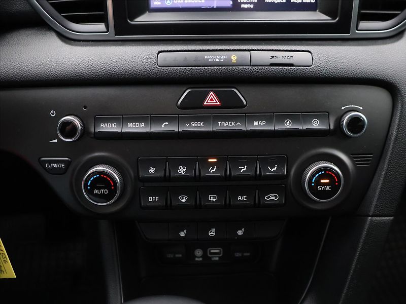 Kia Sportage 2,0 CRDI 136kW Aut. 4x4 CZ DPH - fotka 19 z 28