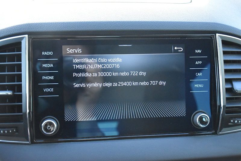 Škoda Karoq (2020) 125 let 1.5 TSI 110kW - fotka 19 z 33