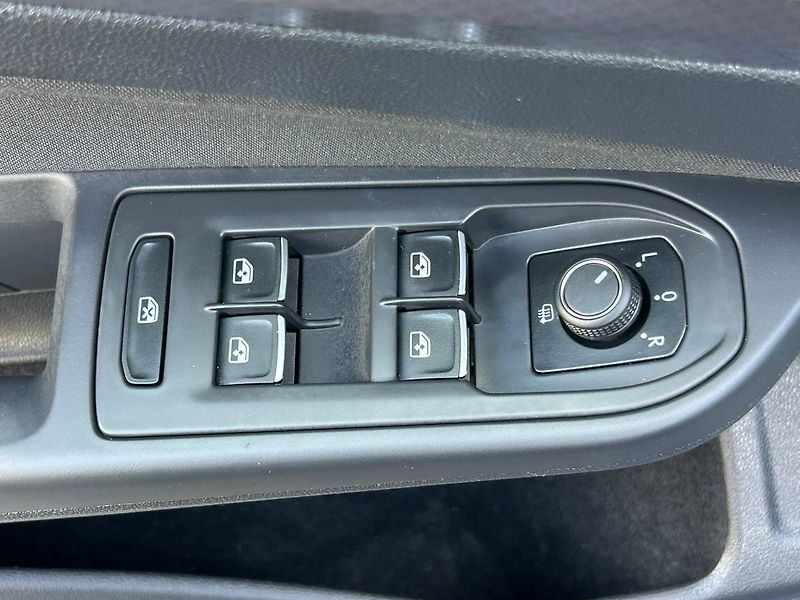 Volkswagen Golf (2022) 1.5 TSI 110 kW Webasto  Záruka - fotka 8 z 34