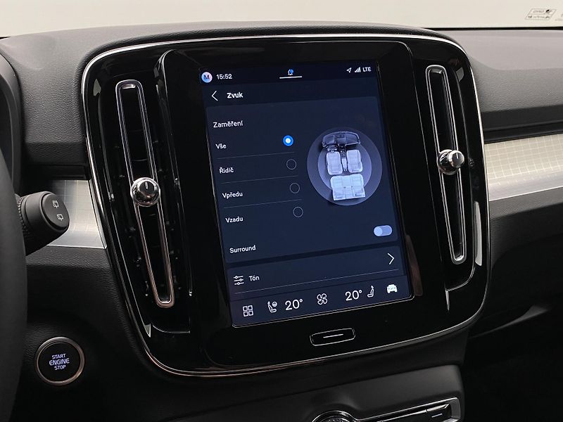 Volvo XC40 (2026) B3 AUT DARK PLUS - fotka 54 z 60