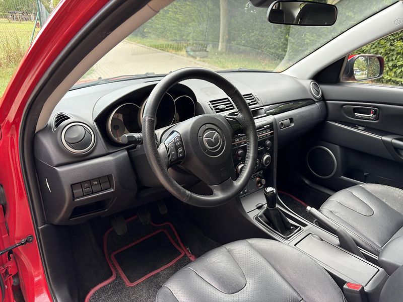 Mazda 3 1.6 Sport - fotka 24 z 27