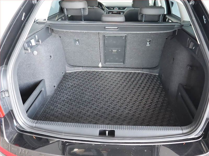 Škoda Octavia (2016) 1.6 TDI, Tempomat - fotka 13 z 18