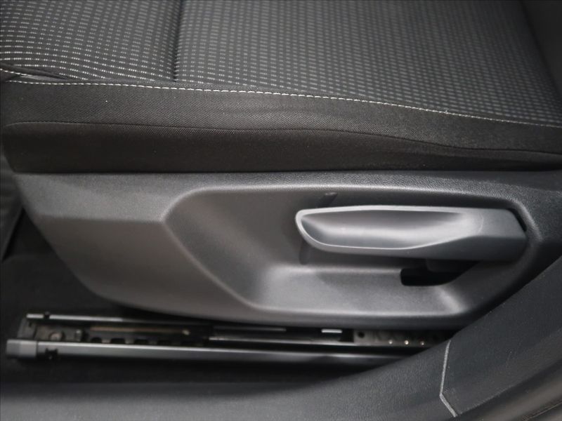 Škoda Octavia 2,0 TDI DSG 1.majitel CZ - fotka 18 z 34