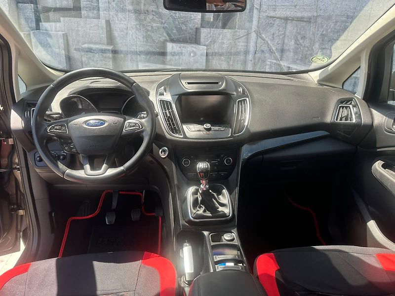 Ford Grand C-MAX (2016) 2.0TDCi, 110KW, TITANIUM - fotka 13 z 23