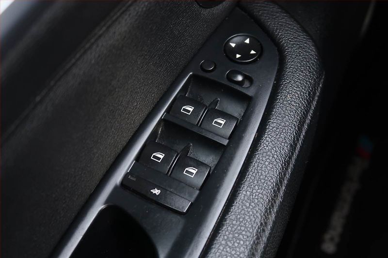 BMW X6 (2011) xDrive30d, 4X4, Automat, Kůže - fotka 18 z 20
