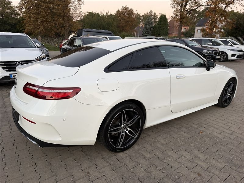 Mercedes-Benz Třídy E 220d AMG 4Matic - fotka 5 z 26