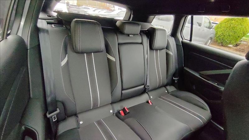Opel Astra 1,2   GS line 96kW EAT8 - fotka 5 z 21