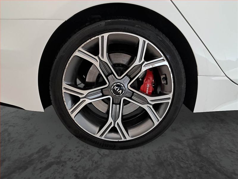 Kia Stinger (2020) 3.3 T-GDI - fotka 15 z 17