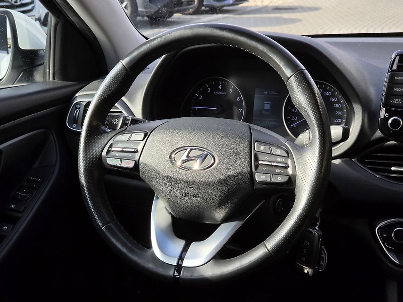 Hyundai i30 (2019) 1,4 TGDI 103kW STYLE NAV - fotka 15 z 15
