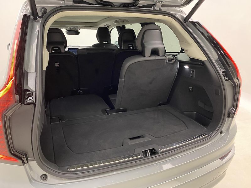 Volvo XC90 (2026) T8 AWD Plug-in BRIGHT ULTRA - fotka 23 z 75