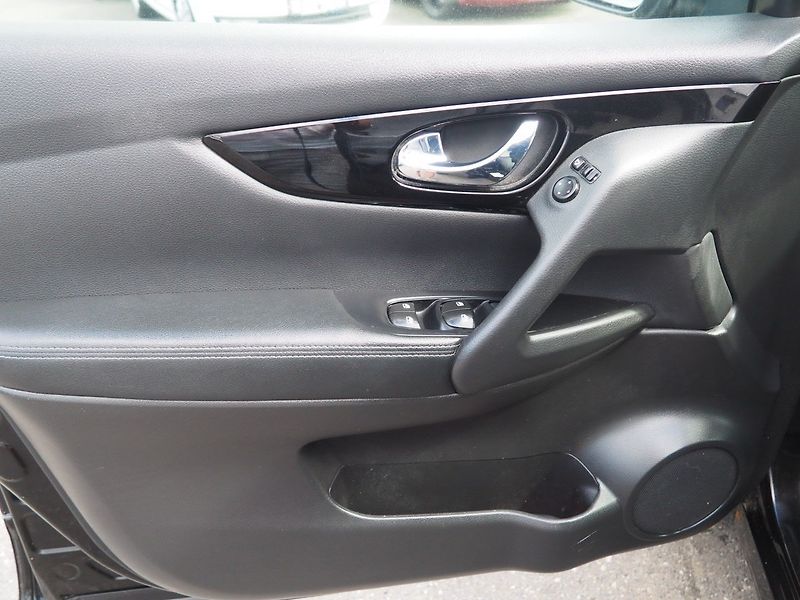 Nissan Qashqai (2019) 1.3 DIG-T 103 kW, 1. Maj ČR - fotka 9 z 34