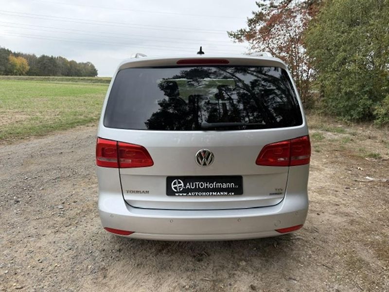 Volkswagen Touran 1,6 TDi BLUEMOTION STYLE - fotka 5 z 28