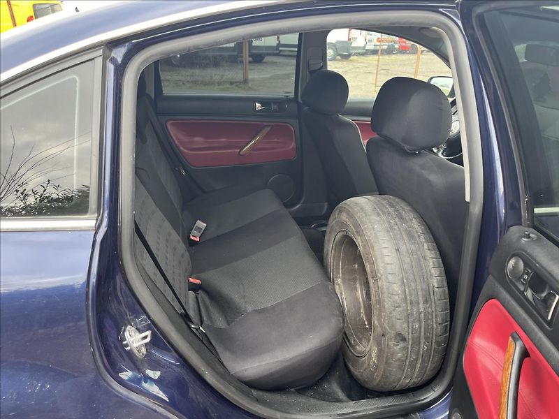 Volkswagen Passat 1.9 TDi KLIMA 2 x KOLA BEZ STK - fotka 11 z 24