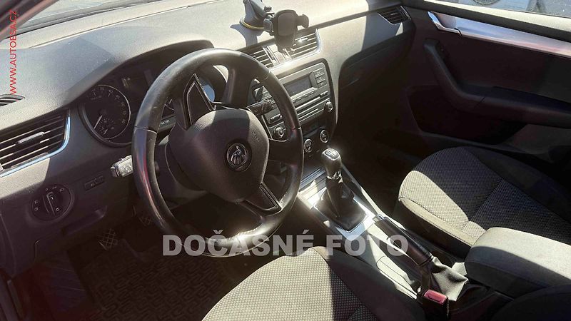 Škoda Octavia (2013) 1.6TDi, ČR, Ambition - fotka 3 z 3
